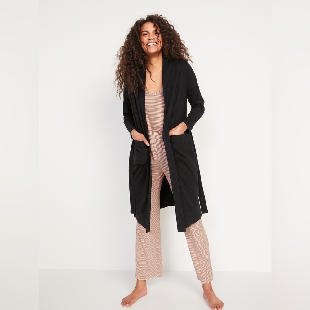 NWT! Black Rib-Knit Robe - Size Medium Petite
